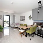 Appartement With Parking Space - 24060 Trogir